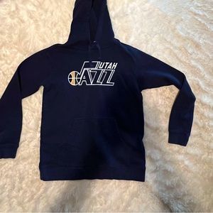 Donovan Mitchell Utah Jazz Sweatshirt by Fanatics. Size Medium, Blue
